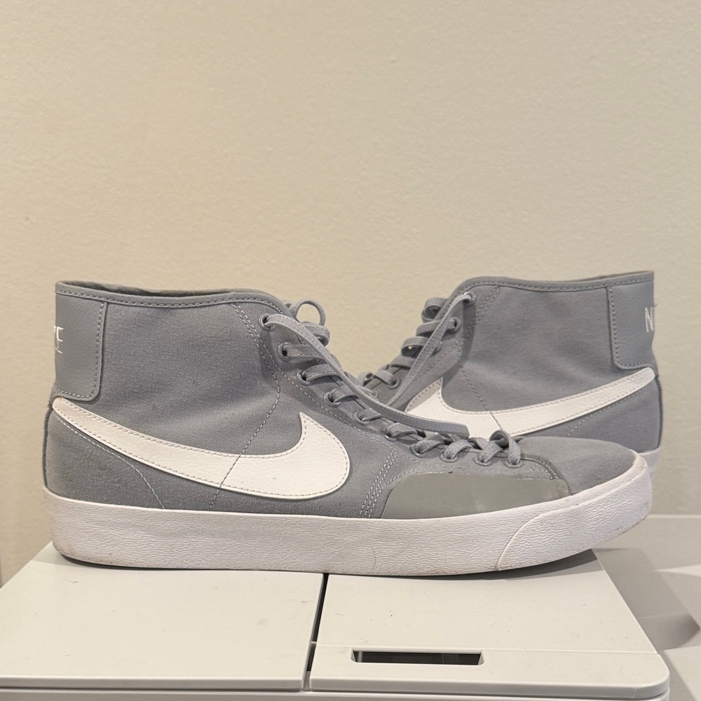 Nike SB BLZR Court Mid Gray